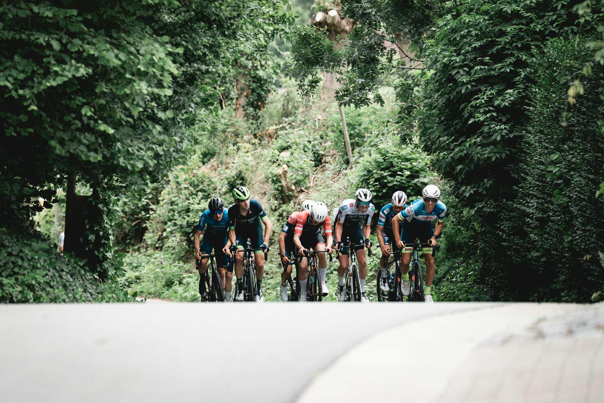 GeoDynamics supports a race safety test using GPS trackers during the Tour of Flanders Youth Day