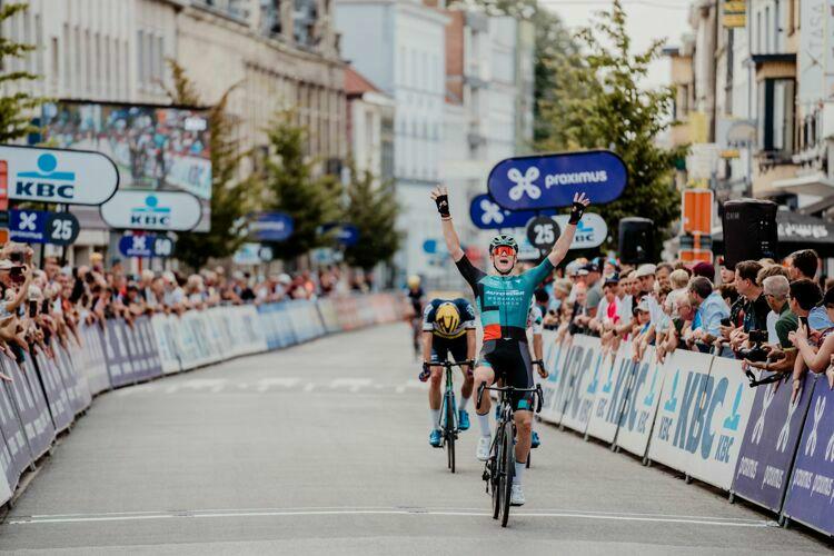 L'Estionien Romet Pajur savère être le plus fort dans un sprint avec 5