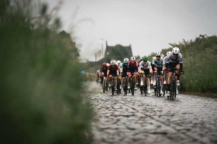 GeoDynamics supports a race safety test using GPS trackers during the Tour of Flanders Youth Day
